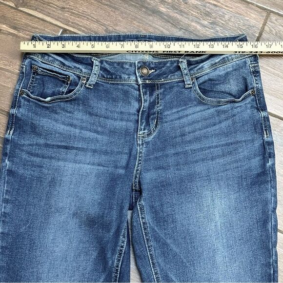 Maurices Womens Jeans Sz 10 Long 10T Medium Wash Sandblasted Bootcut - Picture 3 of 7